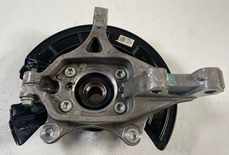 Load image into Gallery viewer, 2020-25 HYUNDAI PALISADE FWD FRONT LEFT SPINDLE KNUCKLE W/ BEARING HUB # 111847
