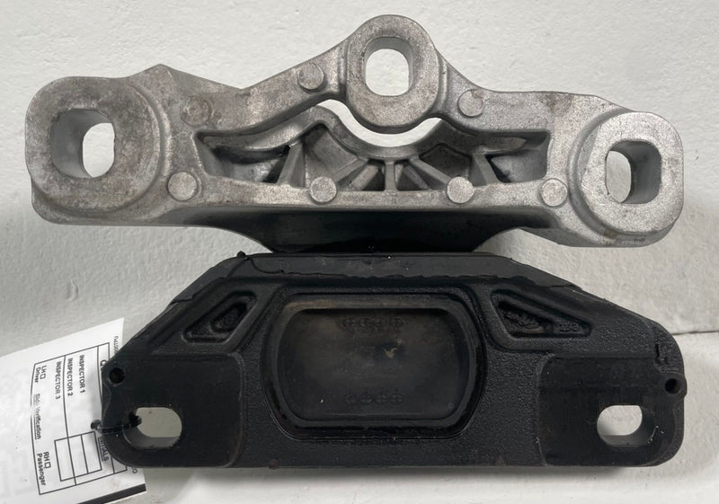 Load image into Gallery viewer, 2023 - 2024 MAZDA CX-50 FRONT LEFT AUTOMATIC TRANSMISSION MOUNT BRACKET # 113129
