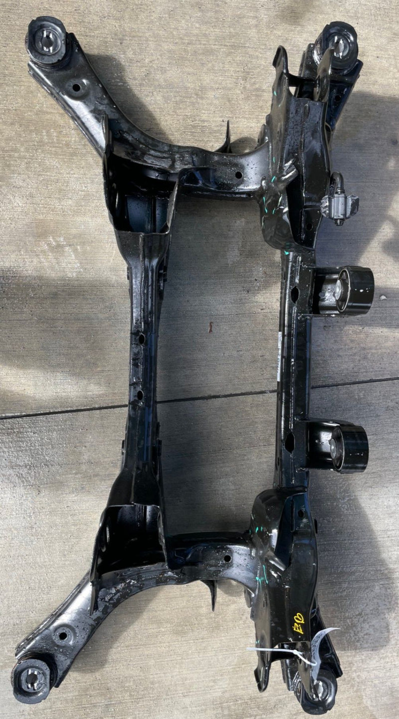 Load image into Gallery viewer, 22-26 HYUNDAI TUCSON AWD REAR SUSPENSION SUBFRAME CROSSMEMBER CRADLE 2.5L 110232
