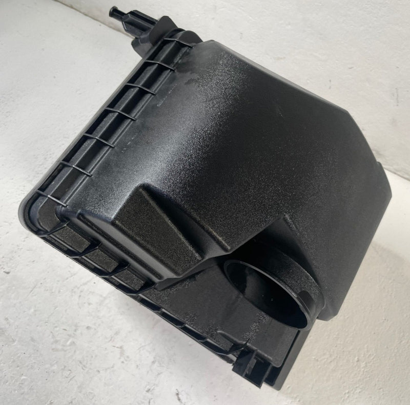 Load image into Gallery viewer, 2020 - 2025 HYUNDAI PALISADE ENGINE AIR INTAKE CLEANER HOUSING BOX 3.8L # 111863
