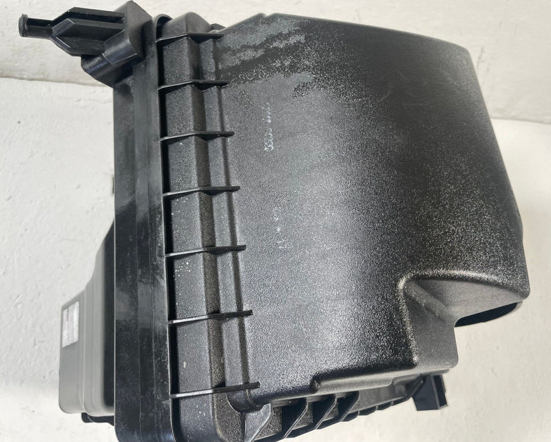 Load image into Gallery viewer, 2020 - 2025 HYUNDAI PALISADE ENGINE AIR INTAKE CLEANER HOUSING BOX 3.8L # 111863
