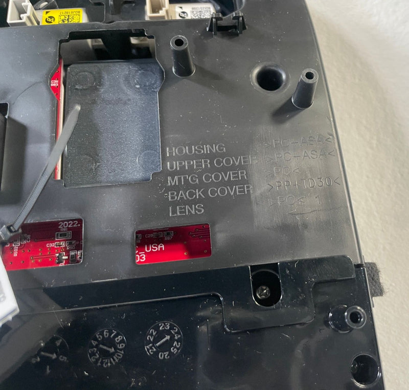 Load image into Gallery viewer, 2025-2026 HYUNDAI IONIQ 5 OVERHEAD ROOF CONSOLE DOME LIGHT LAMP SWITCH # 110430

