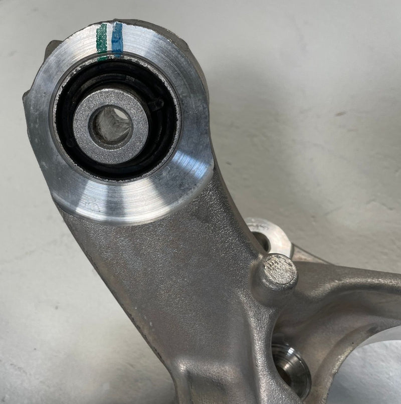 Load image into Gallery viewer, 2022 - 2026 HYUNDAI IONIQ 5 6 REAR RIGHT SIDE WHEEL SPINDLE KNUCKLE HUB # 109126
