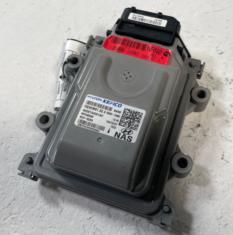 Load image into Gallery viewer, 2025-2026 HYUNDAI IONIQ 5 VEHICLE CHARGE MANAGEMENT SYSTEMS VCMS MODULE # 110435
