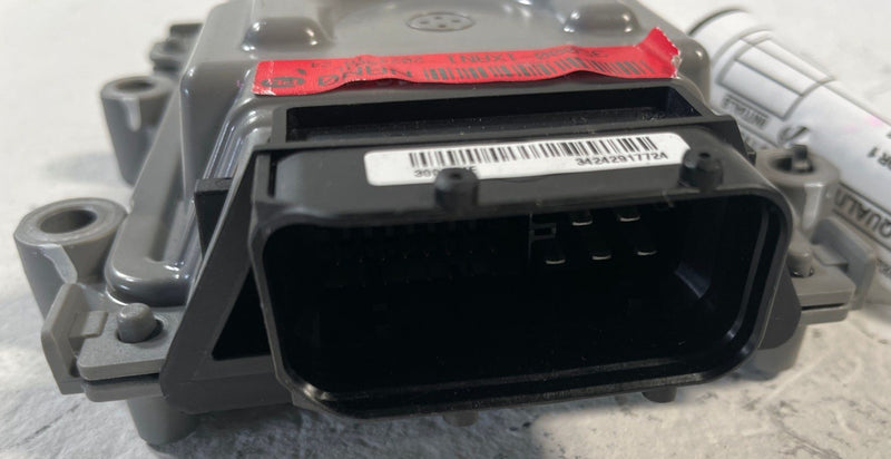 Load image into Gallery viewer, 2025-2026 HYUNDAI IONIQ 5 VEHICLE CHARGE MANAGEMENT SYSTEMS VCMS MODULE # 110435
