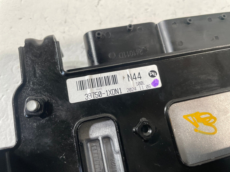 Load image into Gallery viewer, 2025-26 HYUNDAI IONIQ 5 ENGINE &amp; BODY CONTROL MODULE ECM BCM W/ KEY FOB # 110466
