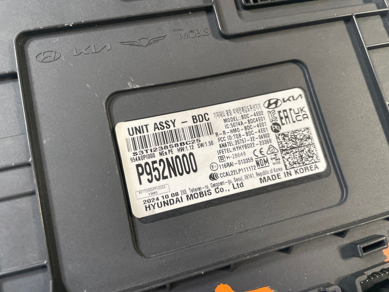 Load image into Gallery viewer, 2025-26 HYUNDAI IONIQ 5 ENGINE &amp; BODY CONTROL MODULE ECM BCM W/ KEY FOB # 110466
