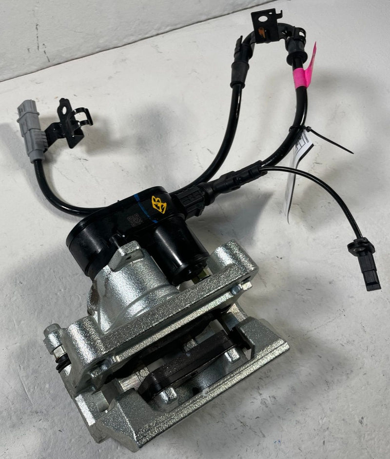 Load image into Gallery viewer, 2025-2026 HYUNDAI IONIQ 5 REAR RIGHT PASSENGER SIDE DISC BRAKE CALIPER # 109127
