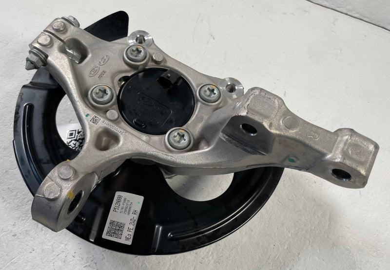 Load image into Gallery viewer, 2022 - 2026 HYUNDAI IONIQ 5 RWD REAR RIGHT SIDE SPINDLE KNUCKLE W/ HUB # 109129
