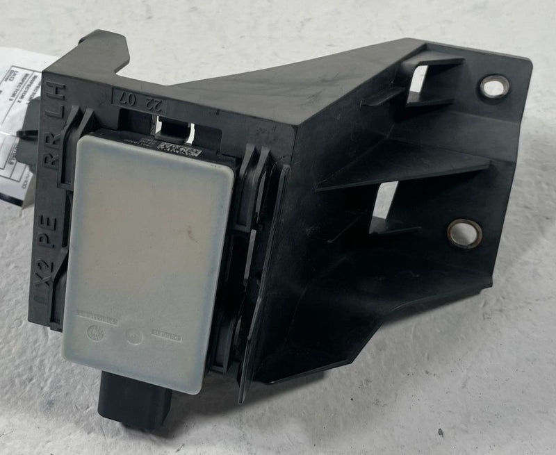 Load image into Gallery viewer, 2021 - 2024 HYUNDAI PALISADE REAR LEFT BLIND SPOT RADAR MODULE SENSOR # 107775
