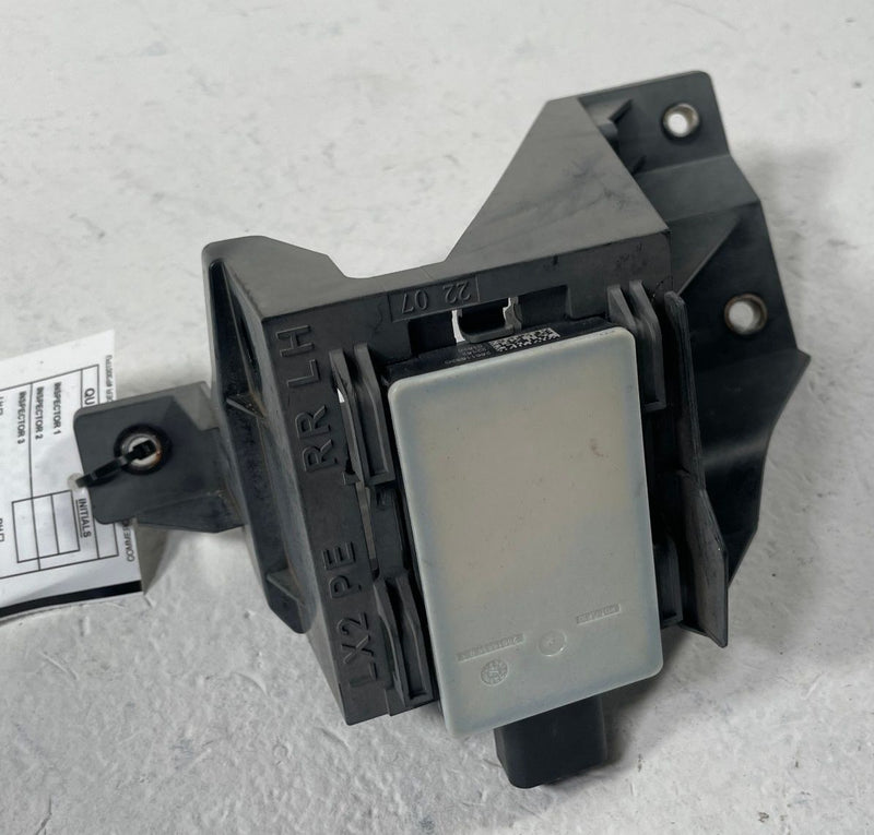 Load image into Gallery viewer, 2021 - 2024 HYUNDAI PALISADE REAR LEFT BLIND SPOT RADAR MODULE SENSOR # 107775
