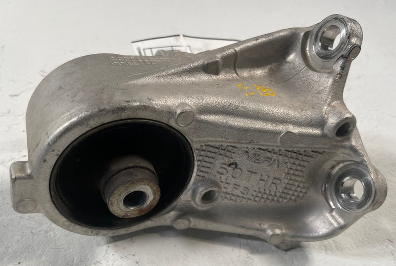 Load image into Gallery viewer, 22-26 ACURA MDX REAR LEFT AUTOMATIC TRANSMISSION MOUNT SUPPORT BRACKET # 111885
