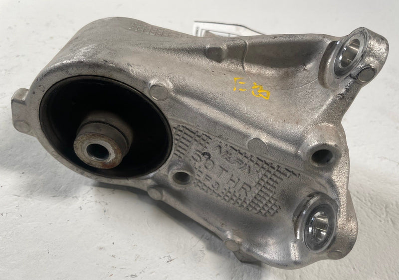 Load image into Gallery viewer, 22-26 ACURA MDX REAR LEFT AUTOMATIC TRANSMISSION MOUNT SUPPORT BRACKET # 111885
