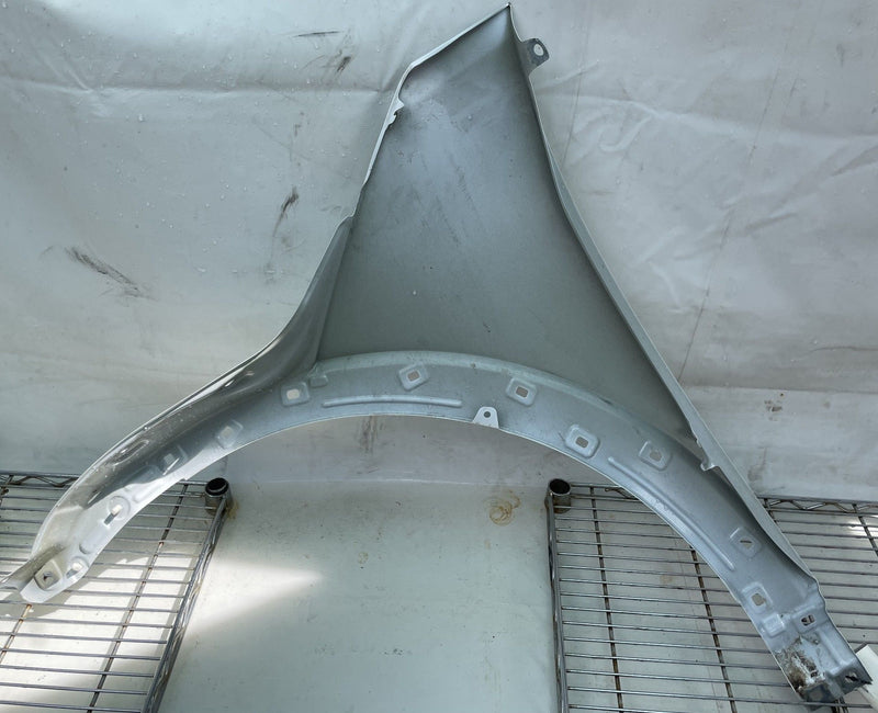 Load image into Gallery viewer, HYUNDAI IONIQ 5 FRONT RIGHT PASSENGER FENDER ASSEMBLY WHITE (SAW) 2025 # 112620
