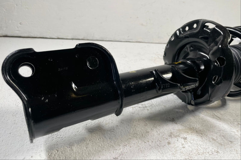 Load image into Gallery viewer, 2023-2025 HYUNDAI PALISADE FRONT RIGHT SHOCK STRUT SPRING ABSORBER # 107905
