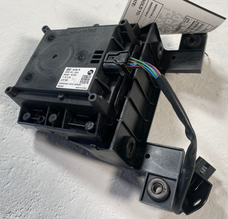 Load image into Gallery viewer, 2023-25 HYUNDAI IONIQ 6 ELECTRIC VEHICLE PEDESTRIAN SOUND ALERT SPEAKER # 110516
