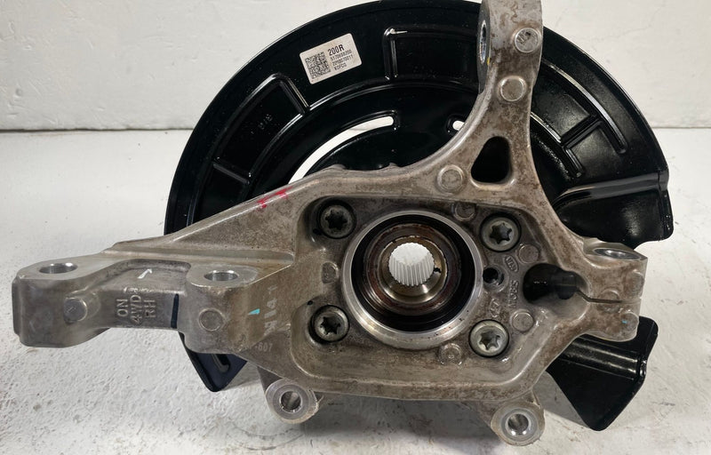 Load image into Gallery viewer, 2020-25 HYUNDAI PALISADE FWD FRONT RIGHT SPINDLE KNUCKLE W/ BEARING HUB # 107903
