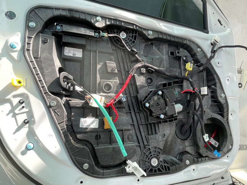 Load image into Gallery viewer, HYUNDAI IONIQ 5 FRONT LEFT SIDE DOOR SHELL ASSEMBLY WHITE (SAW) 25-26 # 112621

