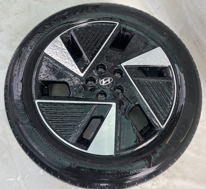 Load image into Gallery viewer, HYUNDAI IONIQ 5 19" 19X7-1/2 ALLOY WHEEL RIM W/ TIRE (ONLY#1) 2025-2026 # 112624
