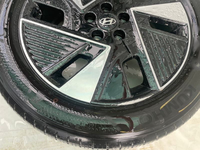 Load image into Gallery viewer, HYUNDAI IONIQ 5 19" 19X7-1/2 ALLOY WHEEL RIM W/ TIRE (ONLY#1) 2025-2026 # 112624
