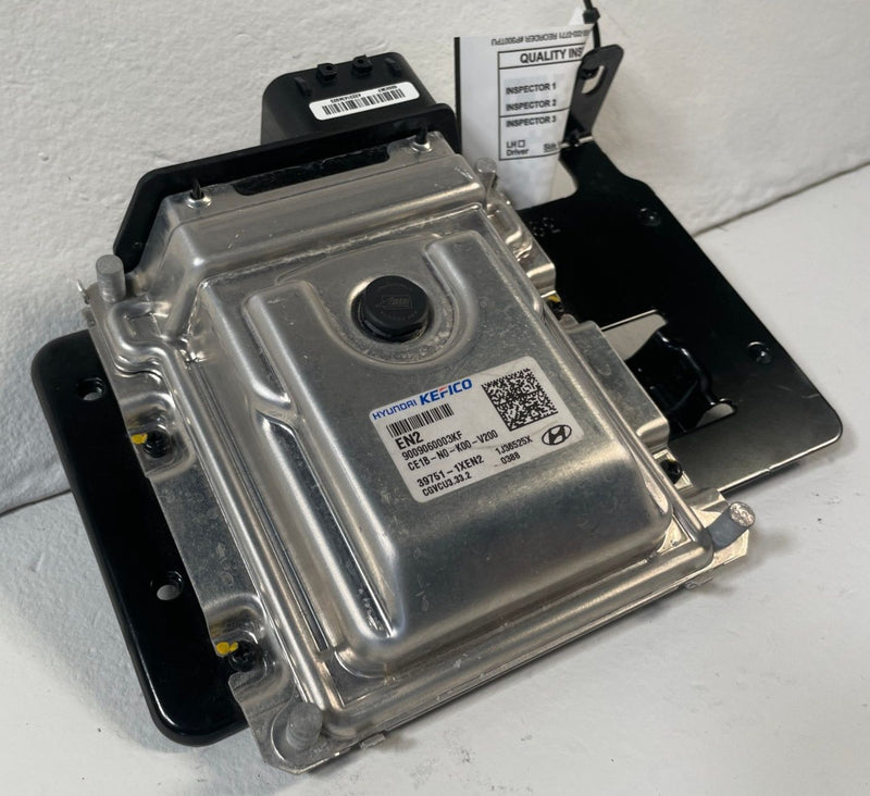 Load image into Gallery viewer, 2023 - 2025 HYUNDAI IONIQ 6 VCU VEHICLE CONTROL MODULE W/ BRACKET # 110494
