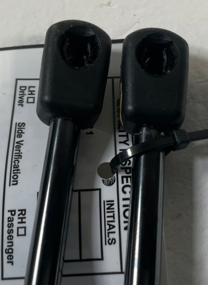 Load image into Gallery viewer, 23-25 HYUNDAI IONIQ 6 FRONT LEFT &amp; RIGHT HOOD POWER LIFT CYLINDER STRUT # 110518
