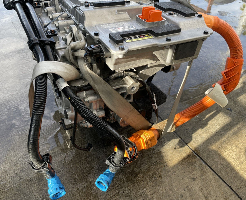 Load image into Gallery viewer, HYUNDAI IONIQ 5 RWD REAR DRIVE UNIT ENGINE ASSEMBLY 13K MILES 2025 # 112626
