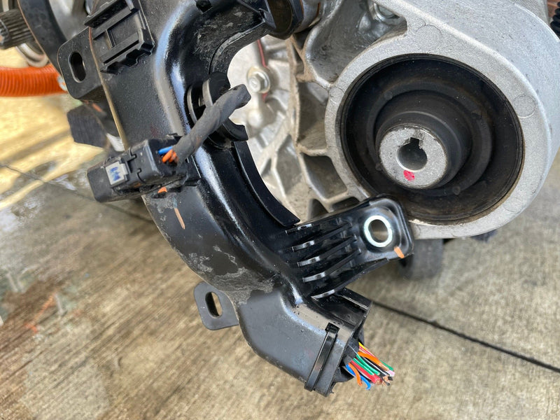 Load image into Gallery viewer, HYUNDAI IONIQ 5 RWD REAR DRIVE UNIT ENGINE ASSEMBLY 13K MILES 2025 # 112626
