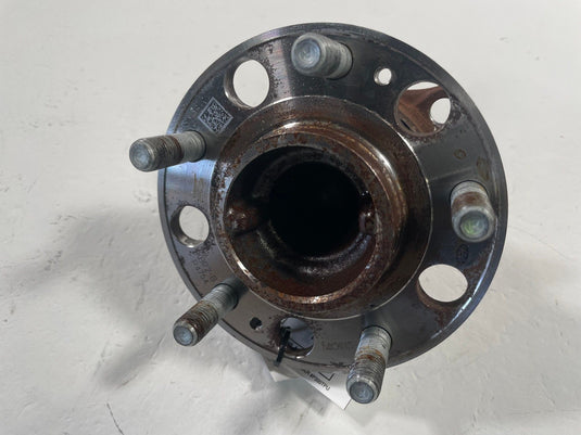 21-26 HYUNDAI SANTA FE REAR LH OR RH SIDE SPINDLE KNUCKLE HUB ONLY 2.5L