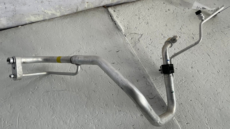 Load image into Gallery viewer, 2023 - 2026 HONDA HR-V AC HEAT EXCHANGE PIPE LINE HOSE TUBE 803313W0A01 # 112679
