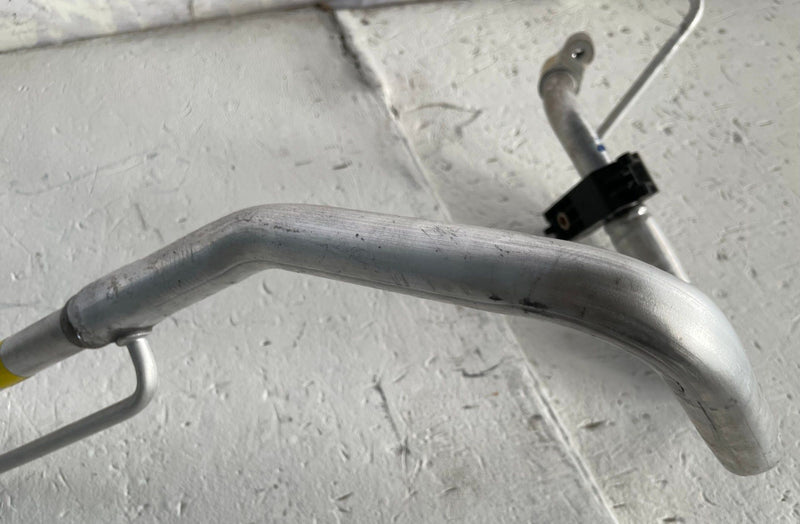 Load image into Gallery viewer, 2023 - 2026 HONDA HR-V AC HEAT EXCHANGE PIPE LINE HOSE TUBE 803313W0A01 # 112679
