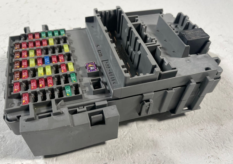 Load image into Gallery viewer, 2022 - 2024 ACURA MDX CABIN FUSE RELAY JUNCTION BLOCK BOX MODULE UNIT # 111917
