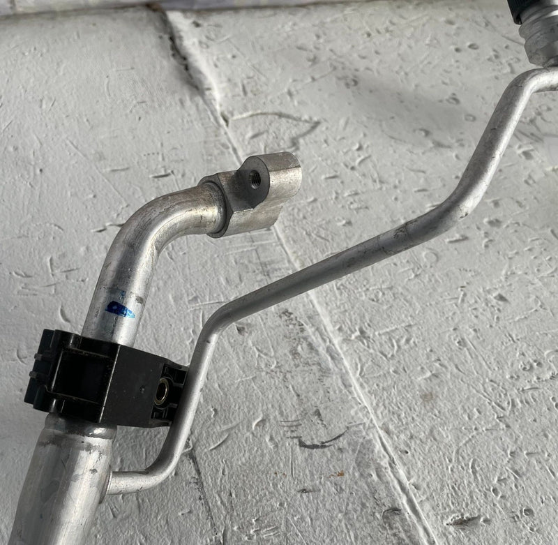 Load image into Gallery viewer, 2023 - 2026 HONDA HR-V AC HEAT EXCHANGE PIPE LINE HOSE TUBE 803313W0A01 # 112679
