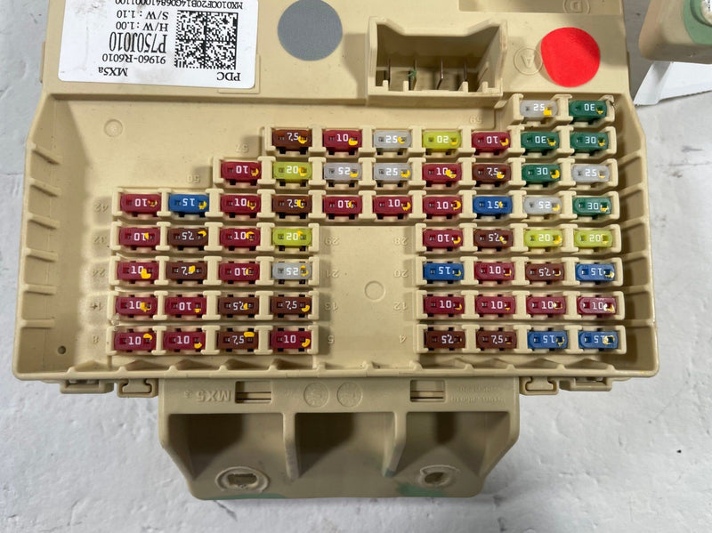 Load image into Gallery viewer, 24-26 HYUNDAI SANTA FE INTERIOR CABIN FUSE RELAY JUNCTION BOX BLOCK 2.5L #113199
