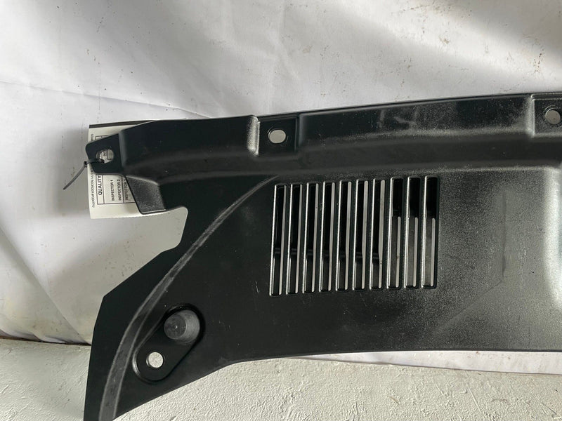 Load image into Gallery viewer, 2023-2026 HONDA HR-V FRONT RADIATOR CORE UPPER SIGHT SHIELD COVER TRIM # 112681

