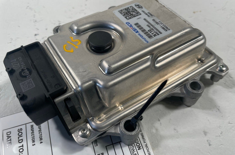 Load image into Gallery viewer, 2024-2026 HYUNDAI SANTA FE TCM TRANSMISSION COMPUTER CONTROL MODULE 2.5L #113205
