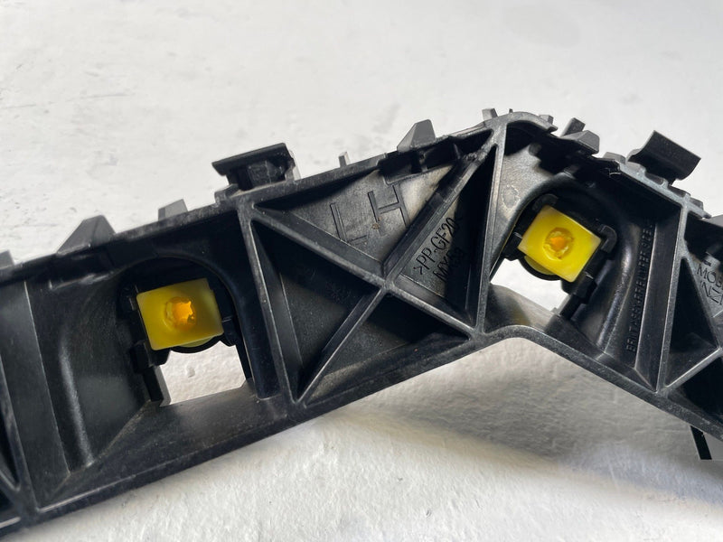 Load image into Gallery viewer, 2024-2026 HYUNDAI SANTA FE REAR LEFT SIDE BUMPER UPPER SUPPORT BRACKET # 109371
