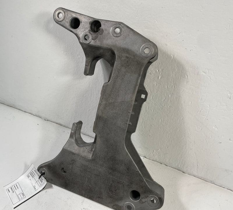 Load image into Gallery viewer, 2019-2025 BMW G20 330i 740i AUTOMATIC TRANSMISSION MOUNT SUPPORT BRACKET #106331
