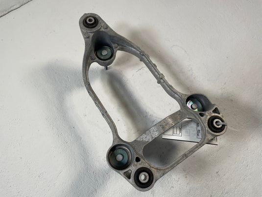 2023 - 2025 HYUNDAI IONIQ 6 RWD AC AIR CONDITIONER COMPRESSOR MOUNT