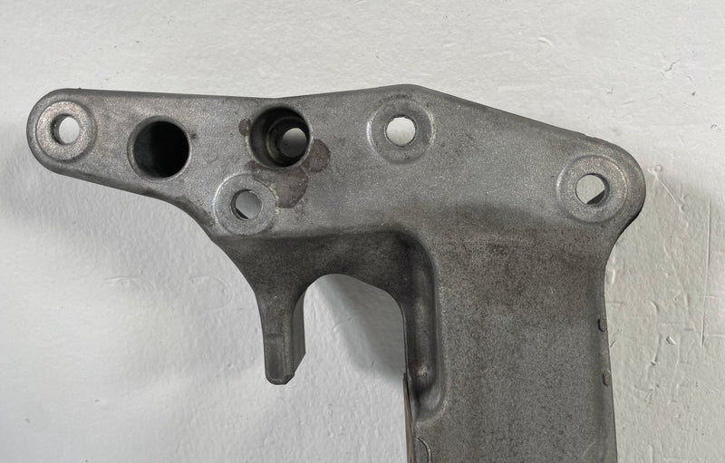 Load image into Gallery viewer, 2019-2025 BMW G20 330i 740i AUTOMATIC TRANSMISSION MOUNT SUPPORT BRACKET #106331
