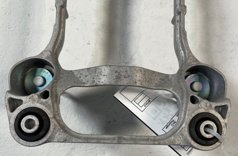 Load image into Gallery viewer, 2023 - 2025 HYUNDAI IONIQ 6 RWD AC AIR CONDITIONER COMPRESSOR MOUNT # 110521
