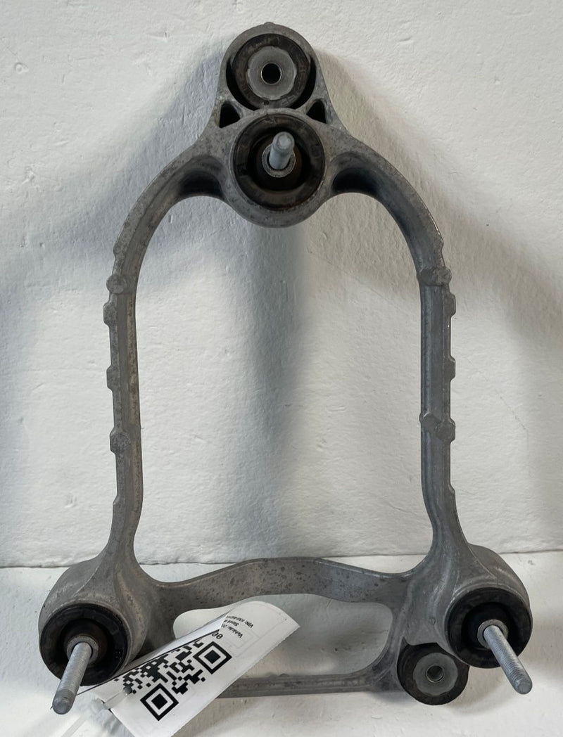 Load image into Gallery viewer, 2023 - 2025 HYUNDAI IONIQ 6 RWD AC AIR CONDITIONER COMPRESSOR MOUNT # 110521
