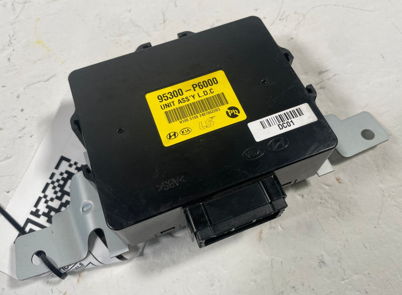Load image into Gallery viewer, 24-26 HYUNDAI SANTA FE VOLTAGE INVERTER CONVERTER CONTROL MODULE UNIT # 113197
