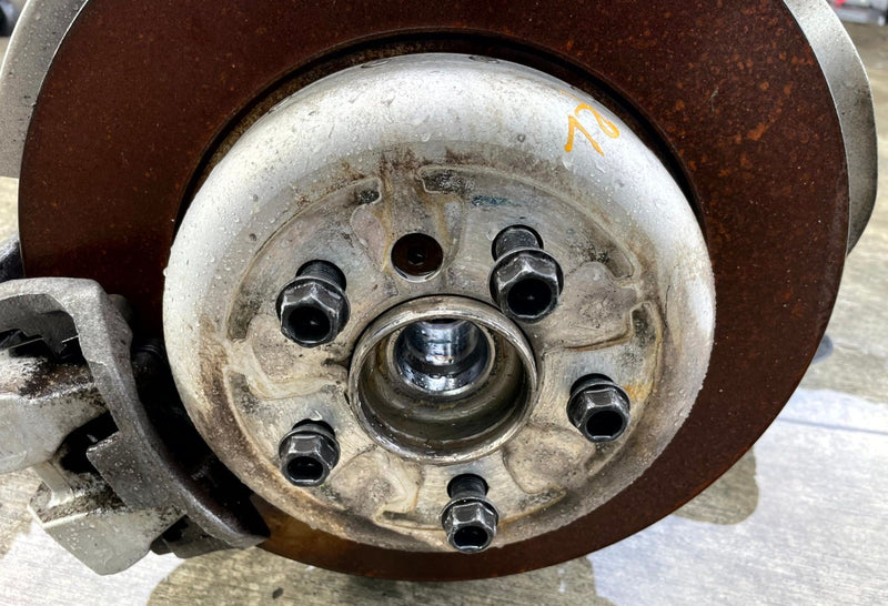 Load image into Gallery viewer, 19-24 BMW 330I xDRIVE G20 AWD REAR LEFT SIDE SUSPENSION KNEE ASSEMBLY # 110309
