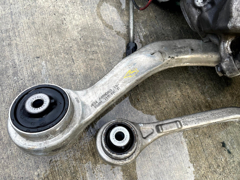 Load image into Gallery viewer, 19-24 BMW 330I xDRIVE G20 AWD FRONT RIGHT SIDE SUSPENSION KNEE ASSEMBLY # 110302
