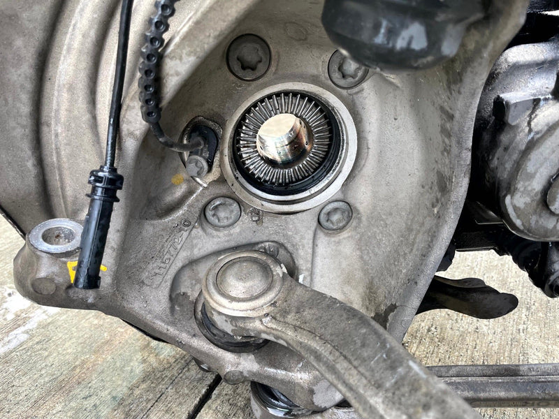 Load image into Gallery viewer, 19-24 BMW 330I xDRIVE G20 AWD FRONT RIGHT SIDE SUSPENSION KNEE ASSEMBLY # 110302
