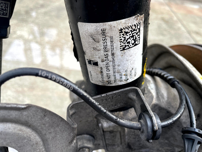 Load image into Gallery viewer, 19-24 BMW 330I xDRIVE G20 AWD FRONT RIGHT SIDE SUSPENSION KNEE ASSEMBLY # 110302
