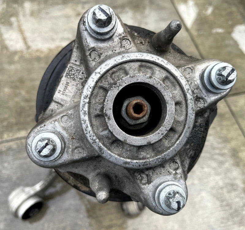 Load image into Gallery viewer, 19-24 BMW 330I xDRIVE G20 AWD FRONT RIGHT SIDE SUSPENSION KNEE ASSEMBLY # 110302
