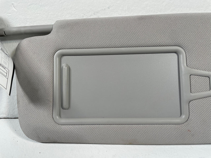Load image into Gallery viewer, 2020-2023 HYUNDAI PALISADE FRONT LEFT DRIVER SIDE SUNVISOR SUN VISOR GRAY 107725

