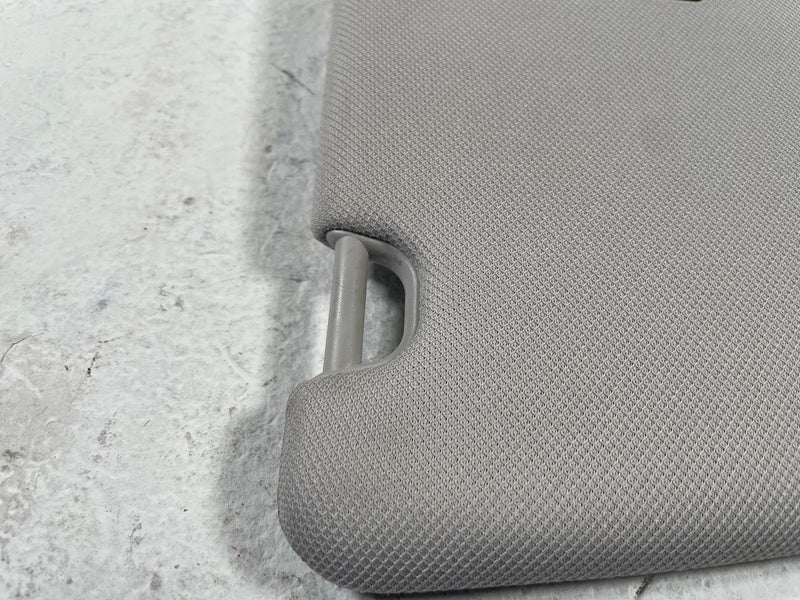 Load image into Gallery viewer, 2020-2023 HYUNDAI PALISADE FRONT LEFT DRIVER SIDE SUNVISOR SUN VISOR GRAY 107725
